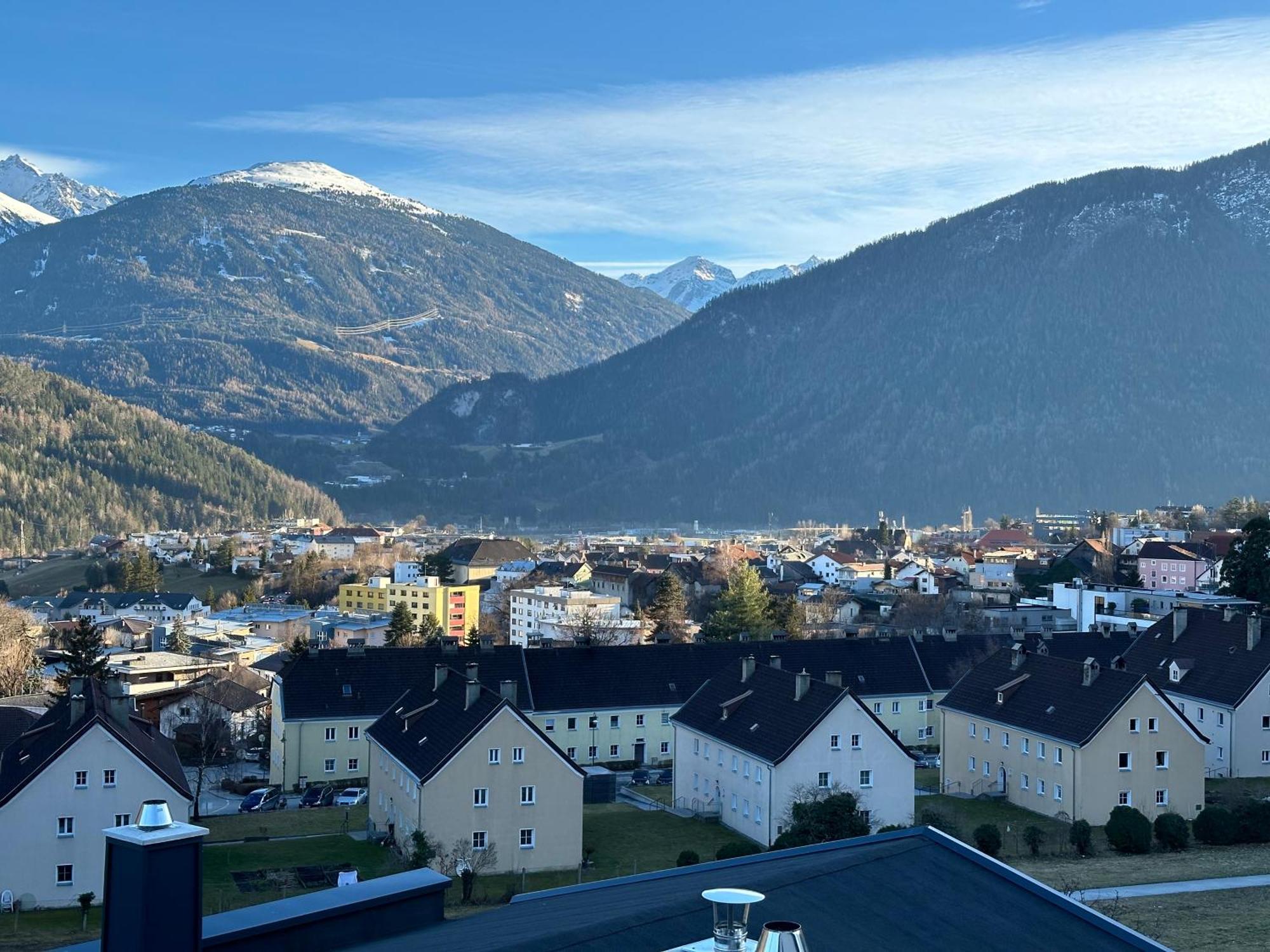 Geraeumiges Sonniges Apartment Mit Bergblick Імст Екстер'єр фото